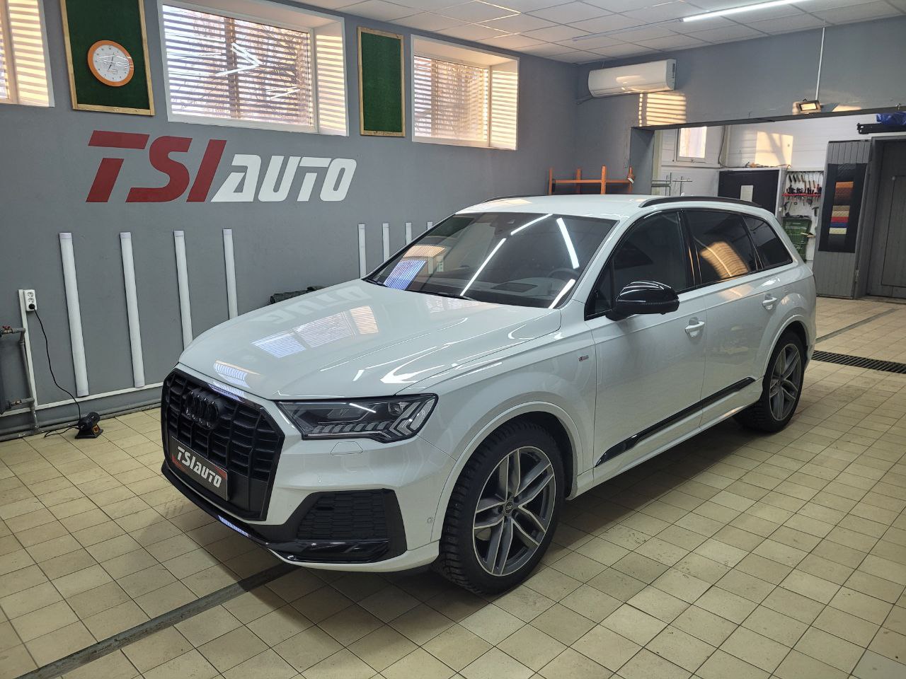 Правильная шумоизоляция Audi Q7 в Туле 